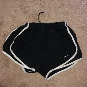 XS NIKE SHORTS